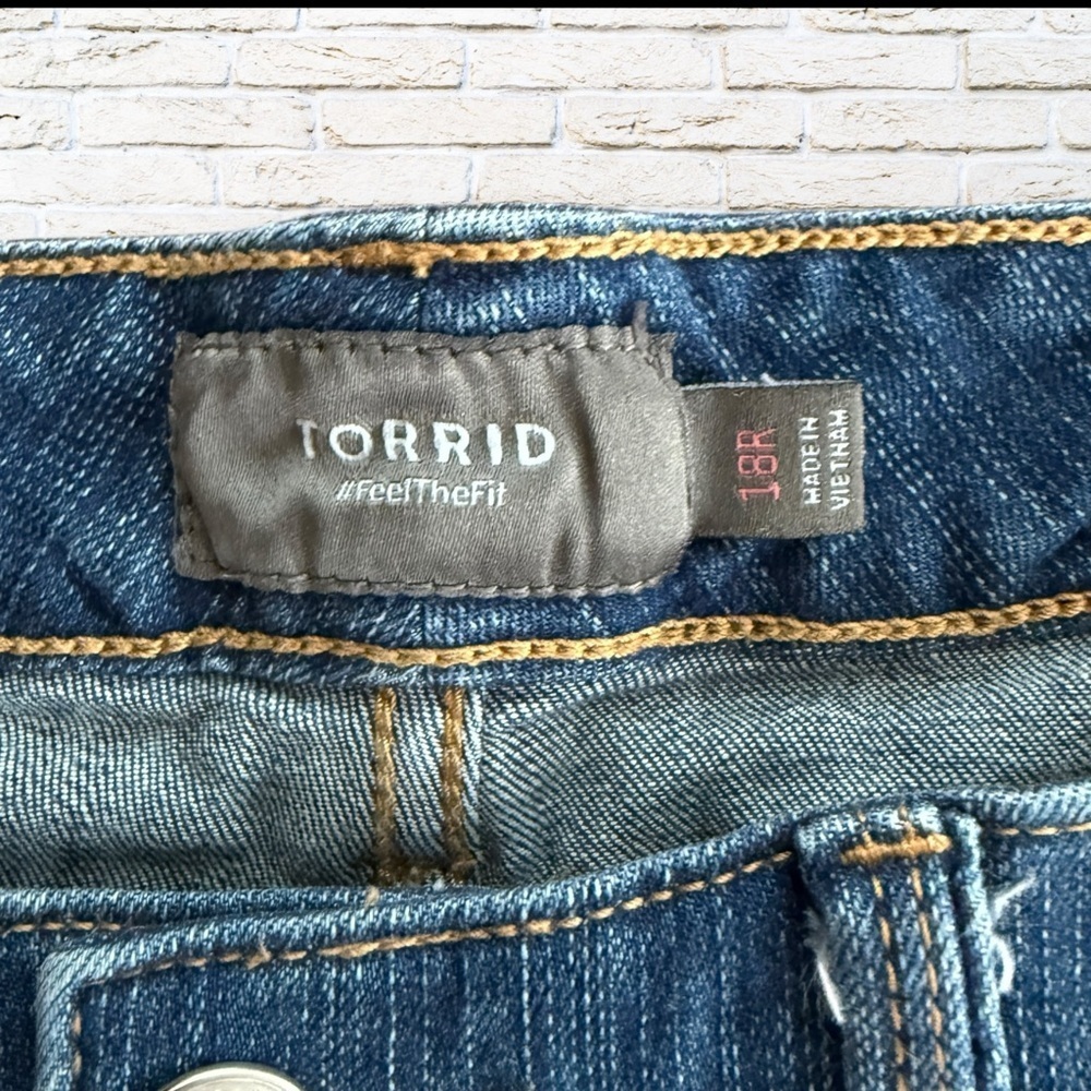 Torrid Distressed Jeans Blue Size 18 R - Picture 4 of 5